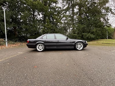 Lot 2001 BMW 735i