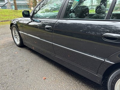 Lot 2001 BMW 735i