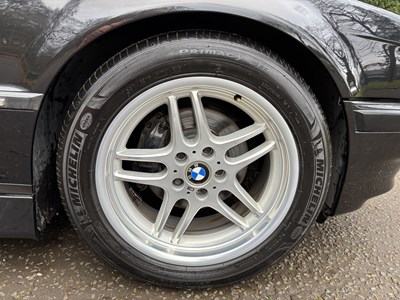 Lot 2001 BMW 735i