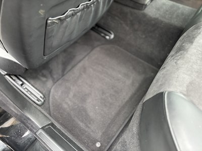 Lot 2001 BMW 735i