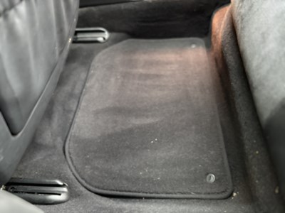 Lot 2001 BMW 735i