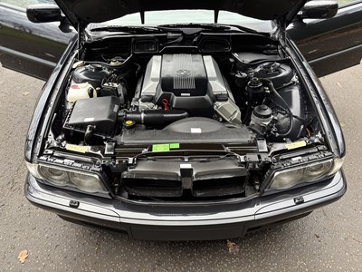 Lot 2001 BMW 735i