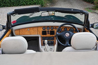 Lot 119 - 1995 MG RV8