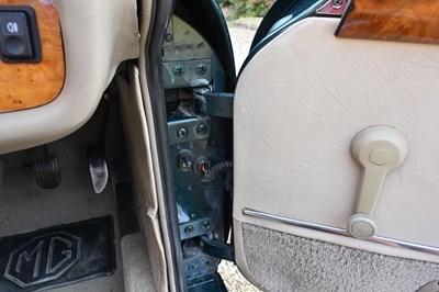 Lot 119 - 1995 MG RV8