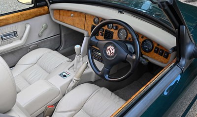 Lot 119 - 1995 MG RV8