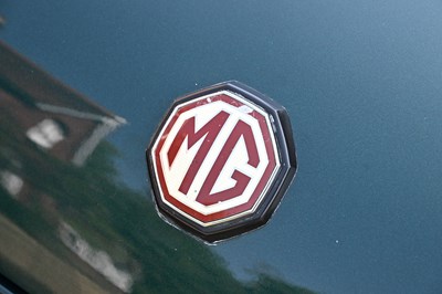 Lot 119 - 1995 MG RV8