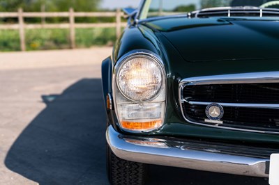 Lot 235 - 1968 Mercedes-Benz 280 SL Pagoda