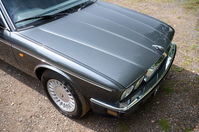 Lot 105 - 1994 Jaguar Sovereign (6.0 litre)