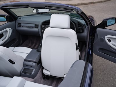Lot 143 - 1995 BMW 328i Convertible