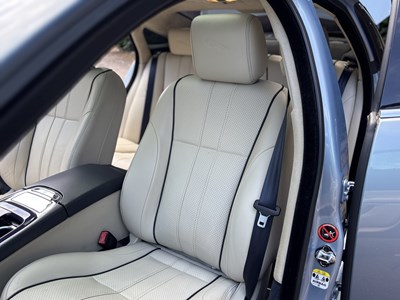 Lot 2011 Jaguar XJ 5.0 V8 Portfolio