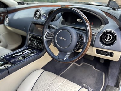Lot 2011 Jaguar XJ 5.0 V8 Portfolio