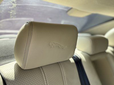 Lot 2011 Jaguar XJ 5.0 V8 Portfolio