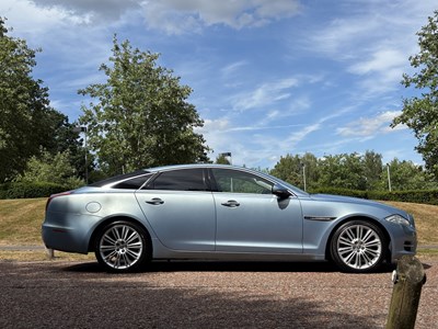 Lot 2011 Jaguar XJ 5.0 V8 Portfolio