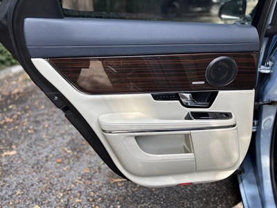 Lot 2011 Jaguar XJ 5.0 V8 Portfolio