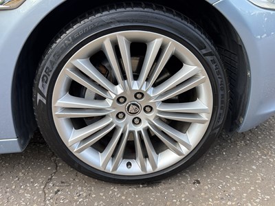 Lot 2011 Jaguar XJ 5.0 V8 Portfolio