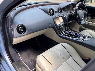 Lot 2011 Jaguar XJ 5.0 V8 Portfolio