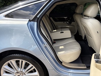 Lot 2011 Jaguar XJ 5.0 V8 Portfolio
