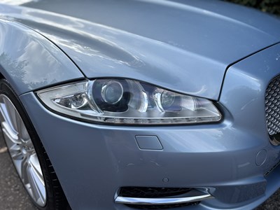 Lot 2011 Jaguar XJ 5.0 V8 Portfolio