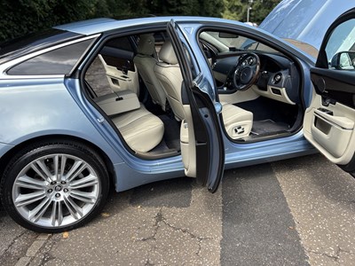 Lot 2011 Jaguar XJ 5.0 V8 Portfolio