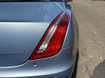 Lot 2011 Jaguar XJ 5.0 V8 Portfolio