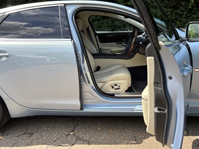 Lot 2011 Jaguar XJ 5.0 V8 Portfolio