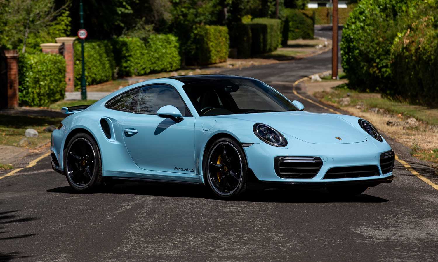 Lot 174 - 2017 Porsche 911/991.2 Turbo S