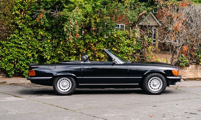 Lot 276 - 1983 Mercedes-Benz 380 SL / 500 SL
