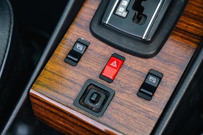 Lot 276 - 1983 Mercedes-Benz 380 SL / 500 SL