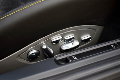 Lot 219 - 2021 Porsche 718 Cayman GT4