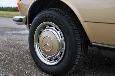 Lot 197 - 1985 Mercedes-Benz 230 CE