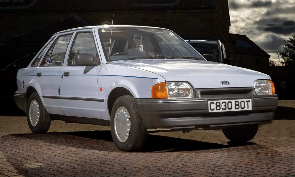 Lot 292 - 1986 Ford Escort L