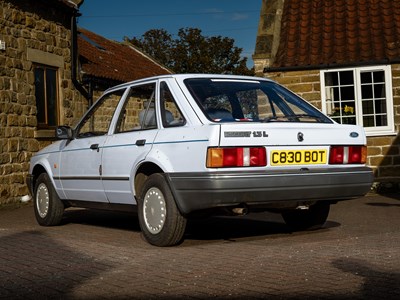 Lot 292 - 1986 Ford Escort L