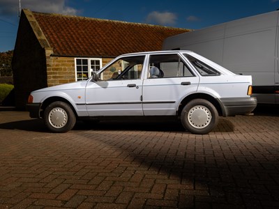 Lot 292 - 1986 Ford Escort L