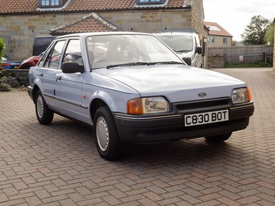 Lot 292 - 1986 Ford Escort L
