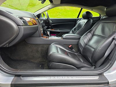 Lot 2008 Jaguar XKR