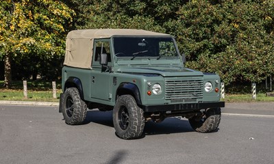Lot 104 - 1999 Land Rover Defender 90 Td5