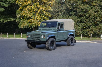 Lot 104 - 1999 Land Rover Defender 90 Td5