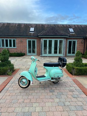 Lot 195 - 1961 Piaggio Vespa Douglas