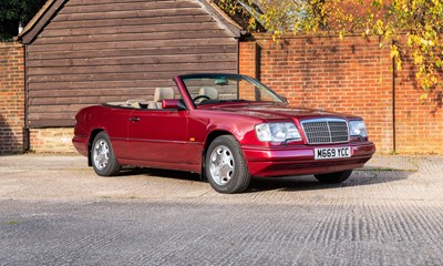 Lot 128 - 1994 Mercedes-Benz E220 Cabriolet