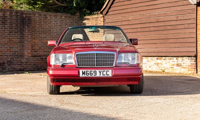 Lot 128 - 1994 Mercedes-Benz E220 Cabriolet