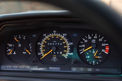Lot 128 - 1994 Mercedes-Benz E220 Cabriolet