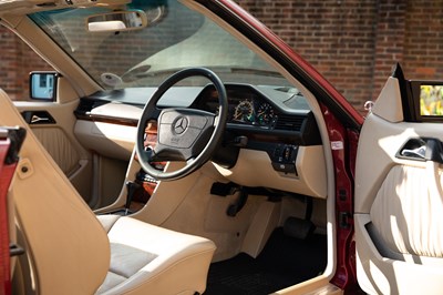Lot 128 - 1994 Mercedes-Benz E220 Cabriolet