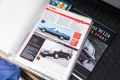 Lot 128 - 1994 Mercedes-Benz E220 Cabriolet