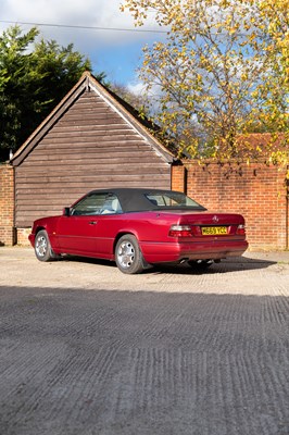 Lot 128 - 1994 Mercedes-Benz E220 Cabriolet