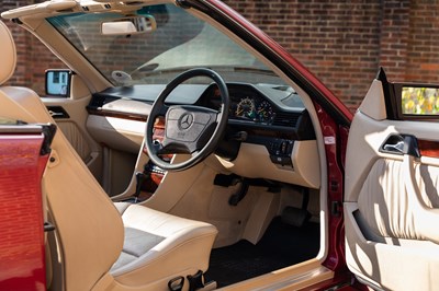 Lot 128 - 1994 Mercedes-Benz E220 Cabriolet
