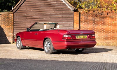 Lot 128 - 1994 Mercedes-Benz E220 Cabriolet