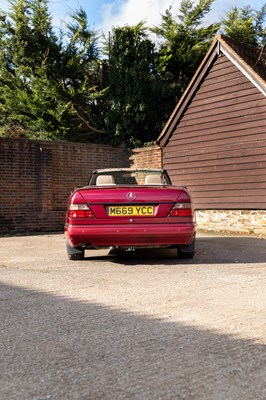 Lot 128 - 1994 Mercedes-Benz E220 Cabriolet