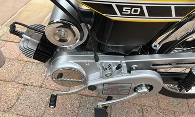 Lot 214 - 1977 Yamaha FS1-E