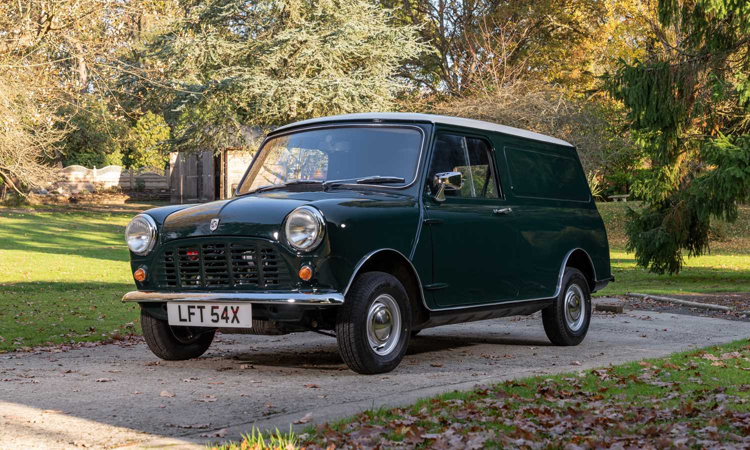 Lot 112 - 1981 Leyland Mini Van
