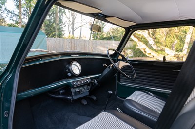 Lot 112 - 1981 Leyland Mini Van